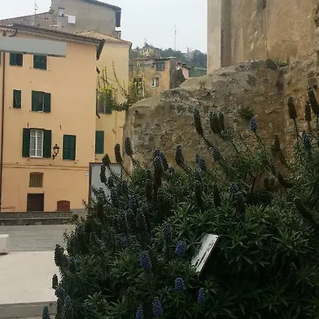 Beautiful 2 Apartment